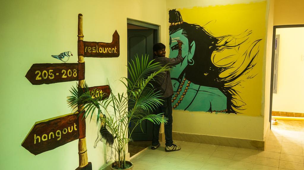A Pousada Zostel Varanasi Exterior foto